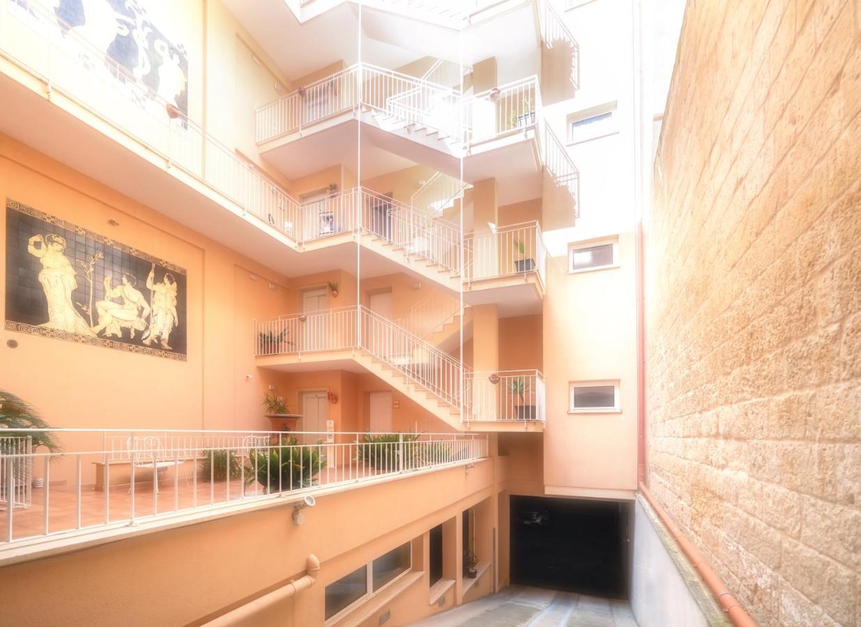 Appartement Il Cortile Delle Esperidi à Lecce Extérieur photo
