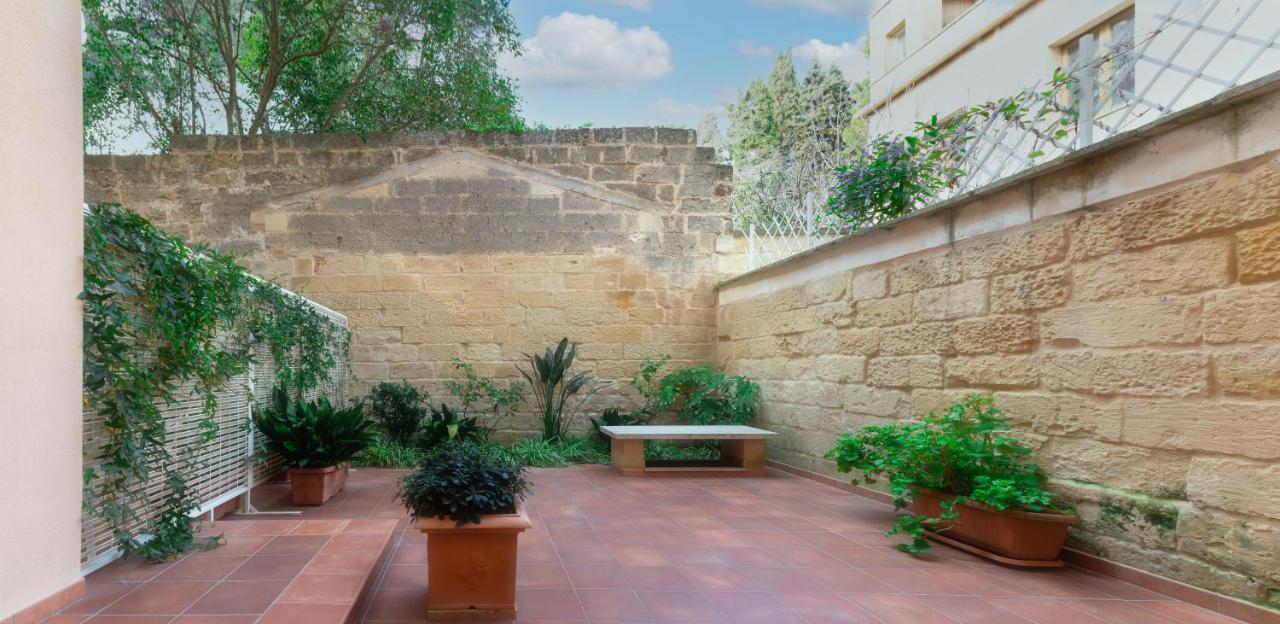 Appartement Il Cortile Delle Esperidi à Lecce Extérieur photo
