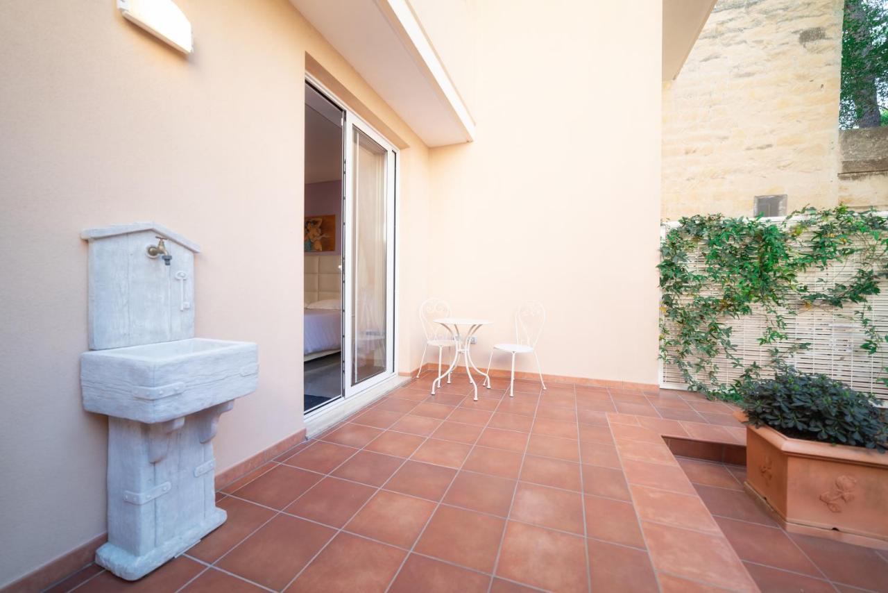 Appartement Il Cortile Delle Esperidi à Lecce Extérieur photo