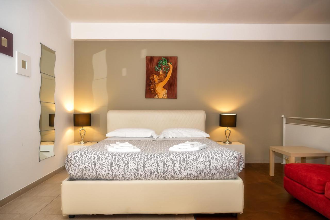 Appartement Il Cortile Delle Esperidi à Lecce Extérieur photo