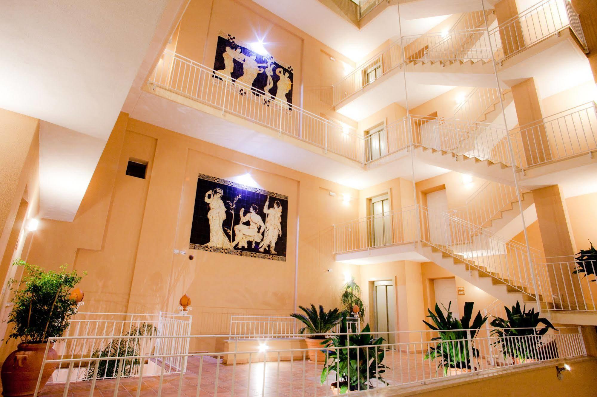 Appartement Il Cortile Delle Esperidi à Lecce Extérieur photo